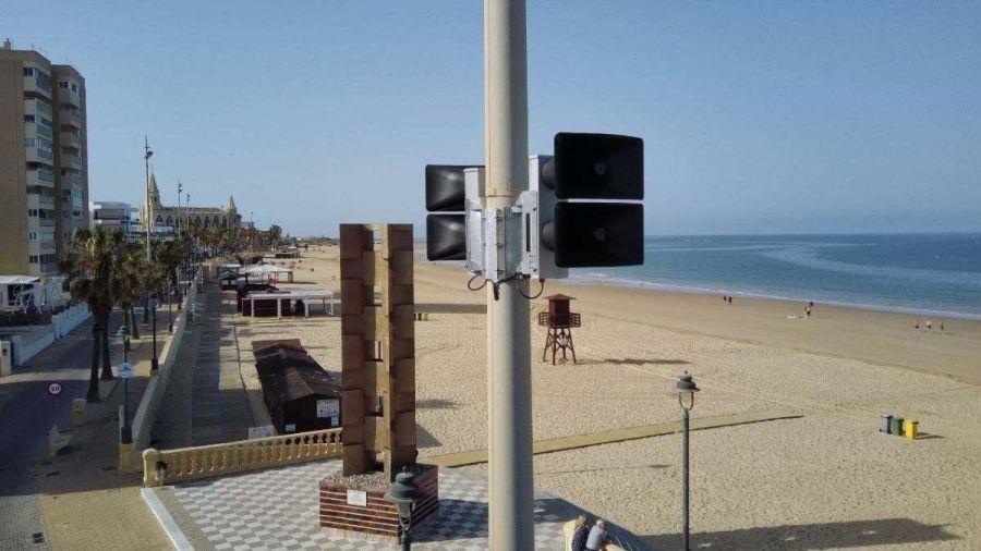 Por qué están sonando las sirenas de la playa de Chipiona
