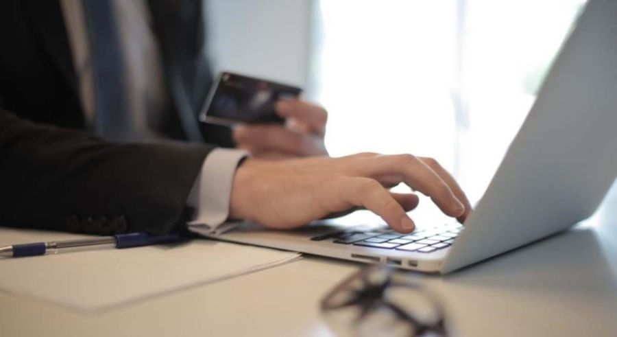 Las empresas de servicios digitales mejoran su facturación y desaceleran la creación de empleo